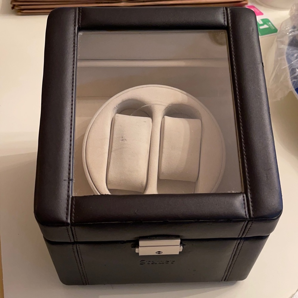 Winder watch box STAUER